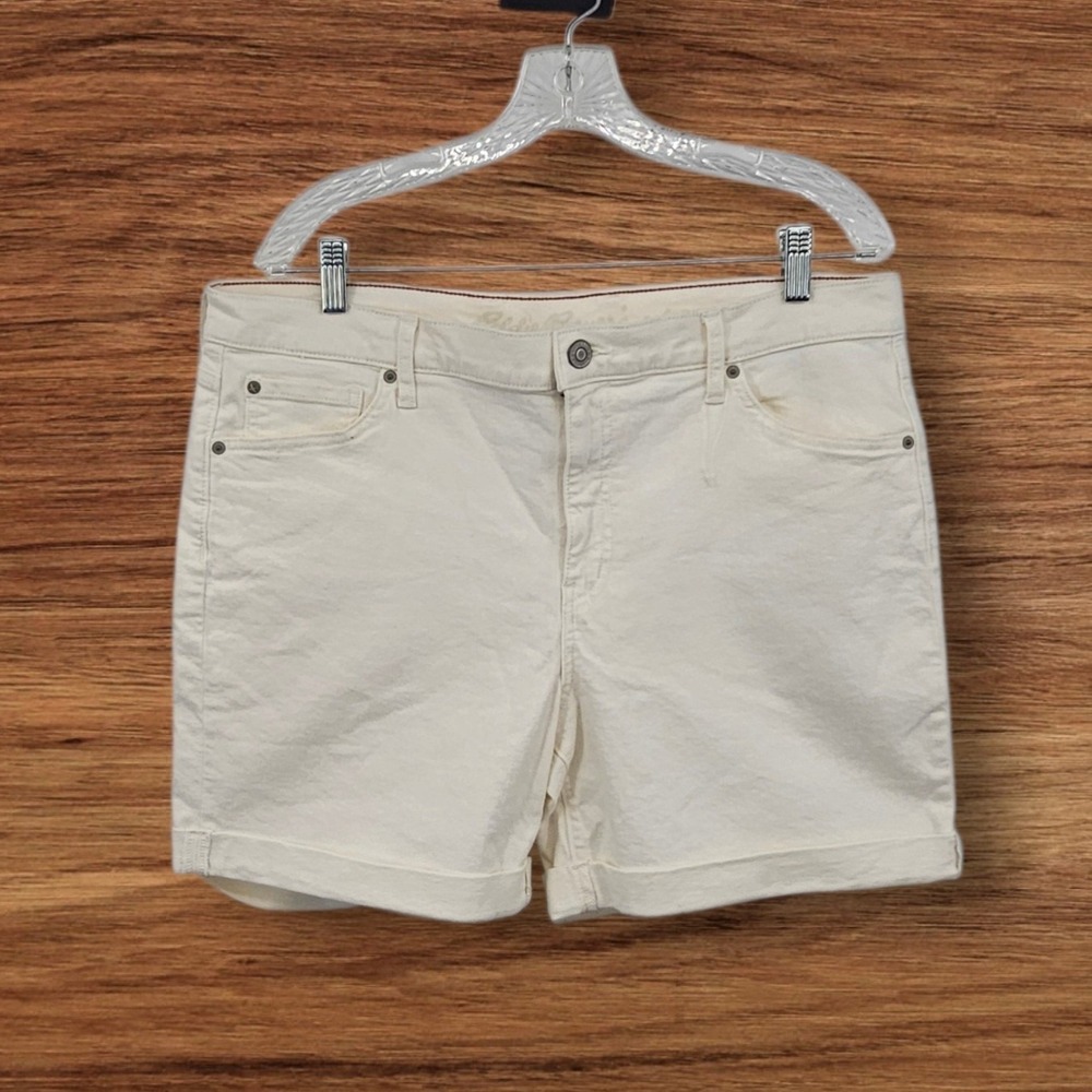 Eddie Bauer Women's Size 14 White Denim Shorts Cuffed Stretch Casual Classic